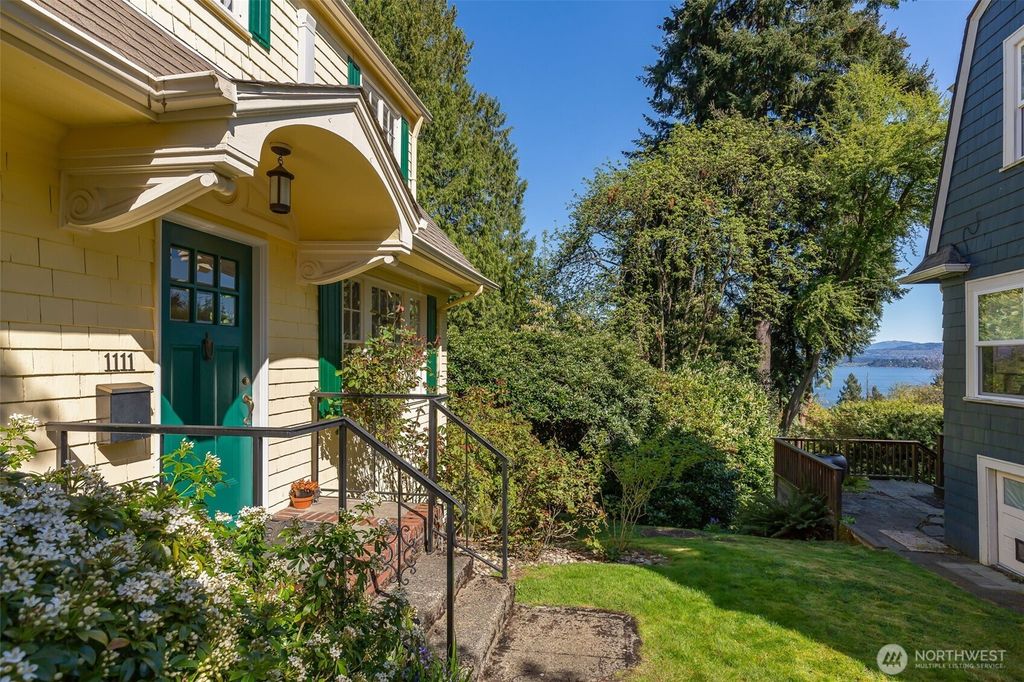 Photo of 1111 38th Avenue, Seattle, WA 98122 (MLS # 2355793)