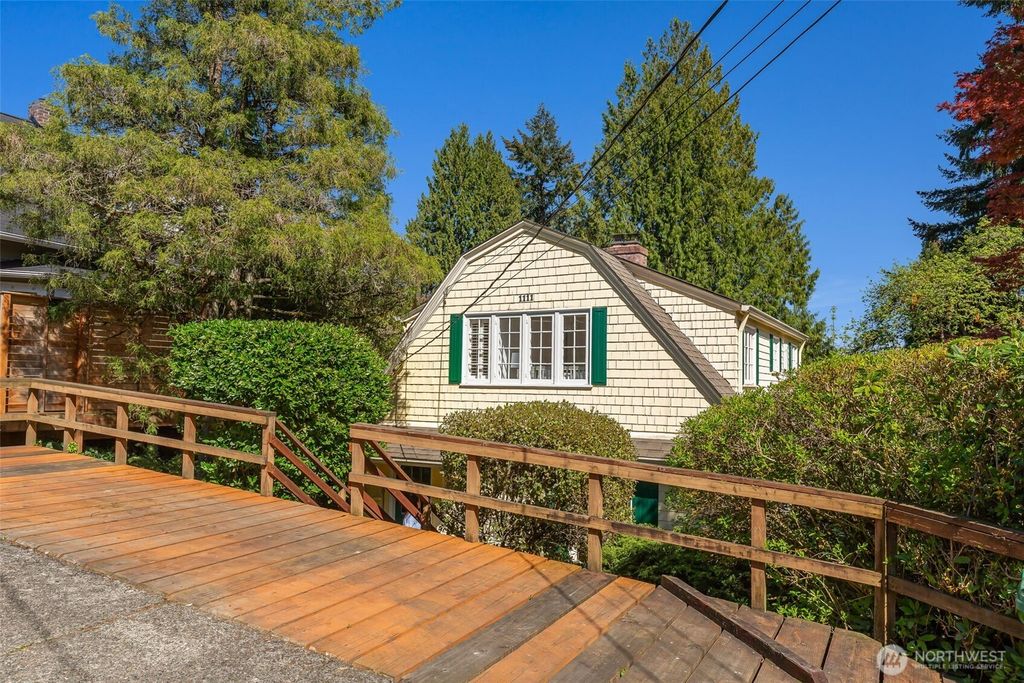 Photo of 1111 38th Avenue, Seattle, WA 98122 (MLS # 2355793)