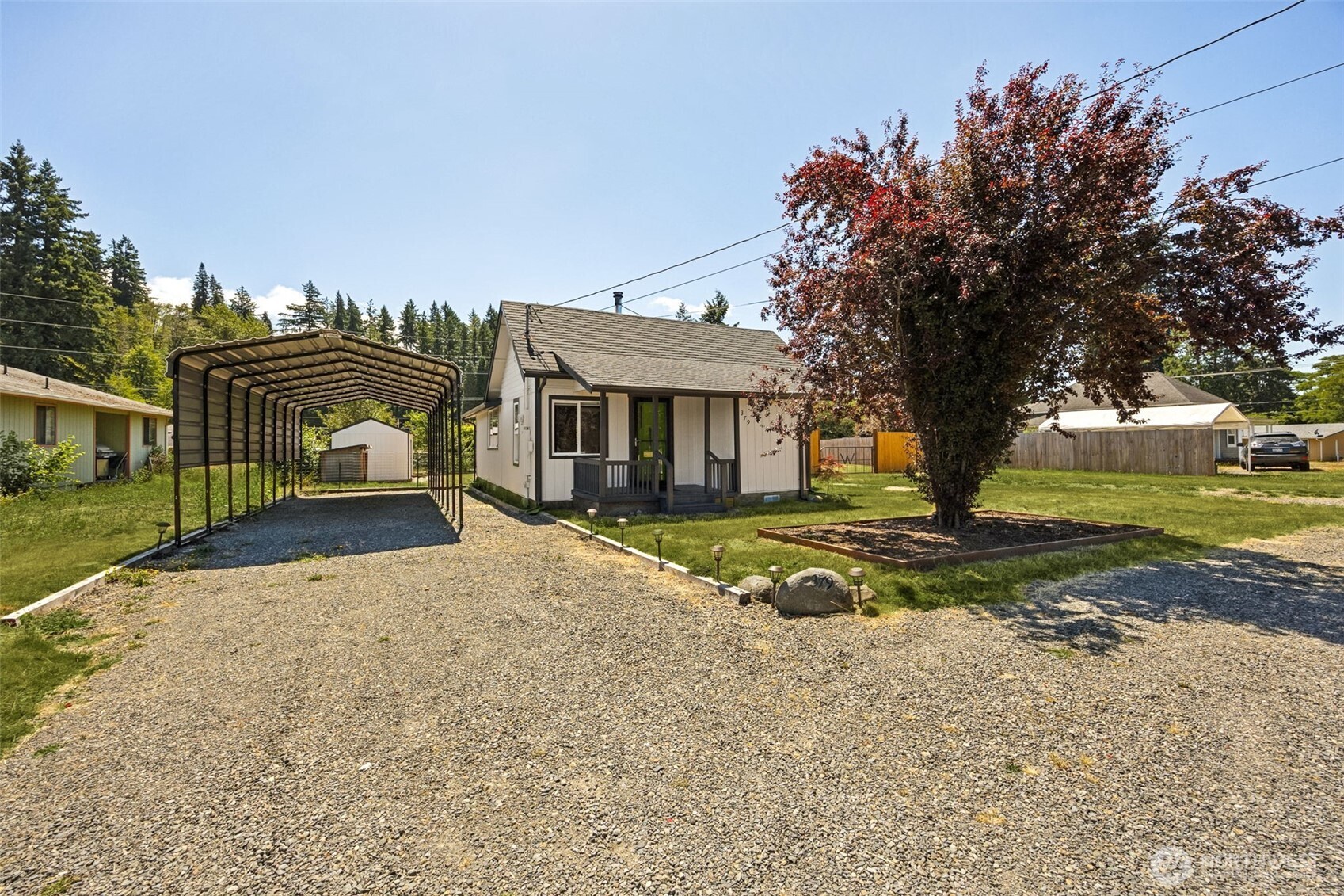 379 Central Avenue W