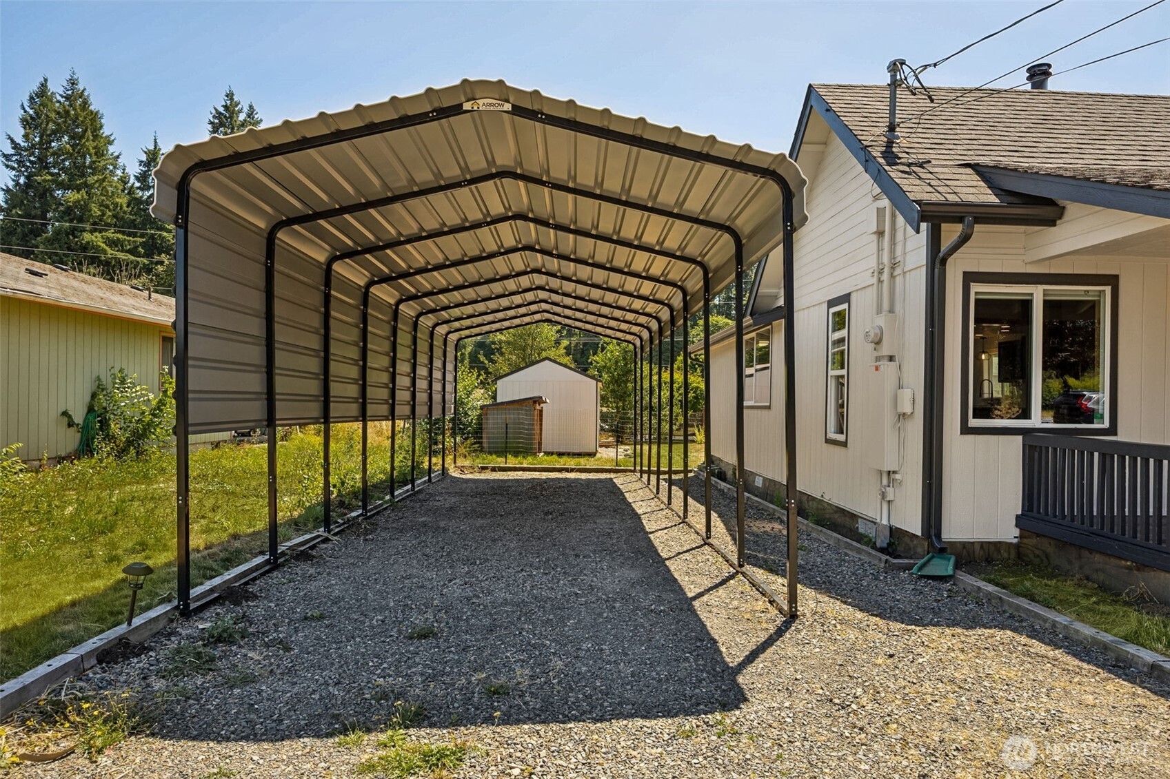 379 Central Avenue W