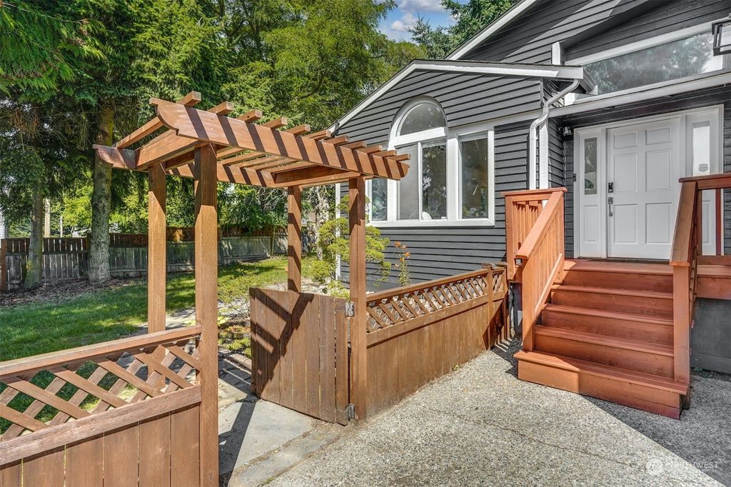 Photo of 1452 NW 197th Street, Shoreline, WA 98177 (MLS # 2145876)