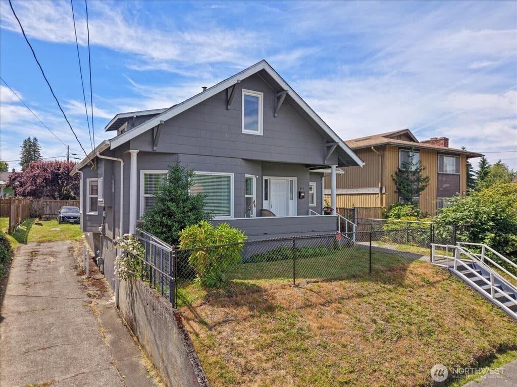 Photo of 1314 S Cushman Avenue, Tacoma, WA 98405 (MLS # 2541636)