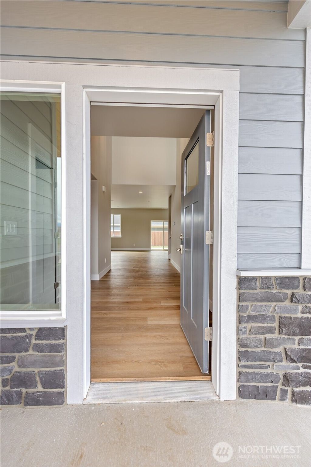 Photo of 404 E Heatherstone Court, Ellensburg, WA 98926 (MLS # 2502574)