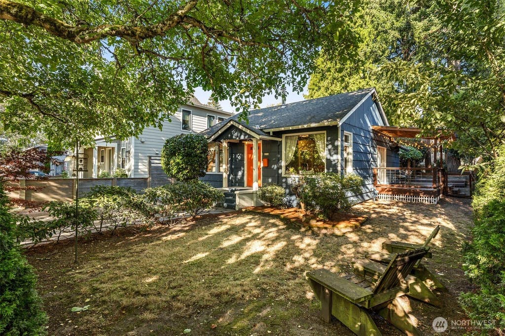 Photo of 6516 41st Avenue SW, Seattle, WA 98136 (MLS # 2575012)