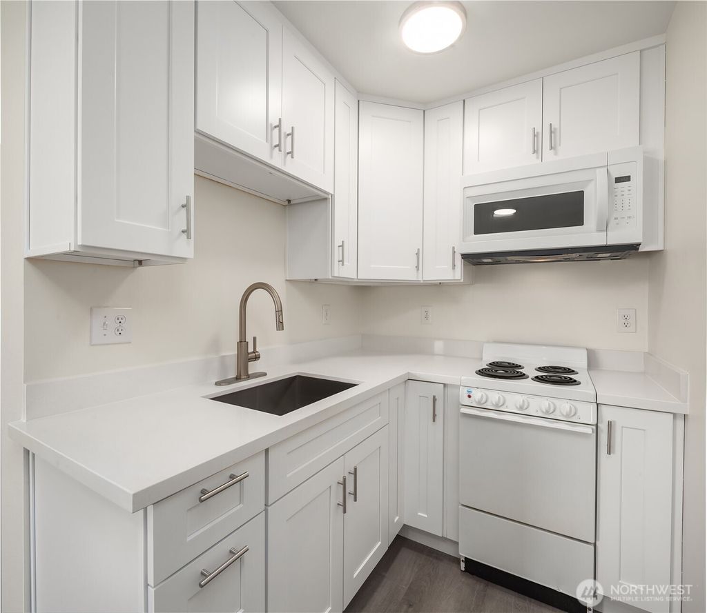 Photo of 420 107th Place SW #1, Everett, WA 98204 (MLS # 2498013)