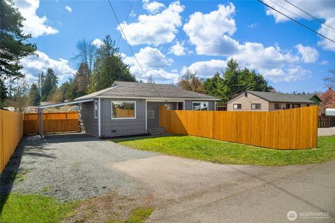 Photo of 420 107th Place SW #1, Everett, WA 98204 (MLS # 2498013)