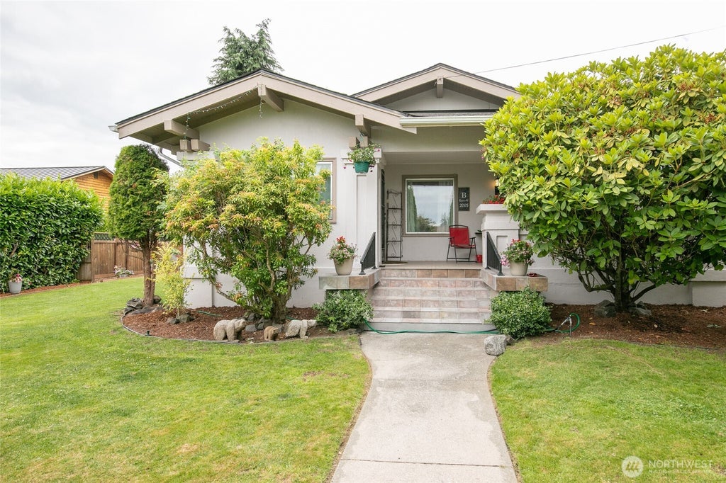 Photo of 323 N Main Street, Montesano, WA 98563 (MLS # 2552200)