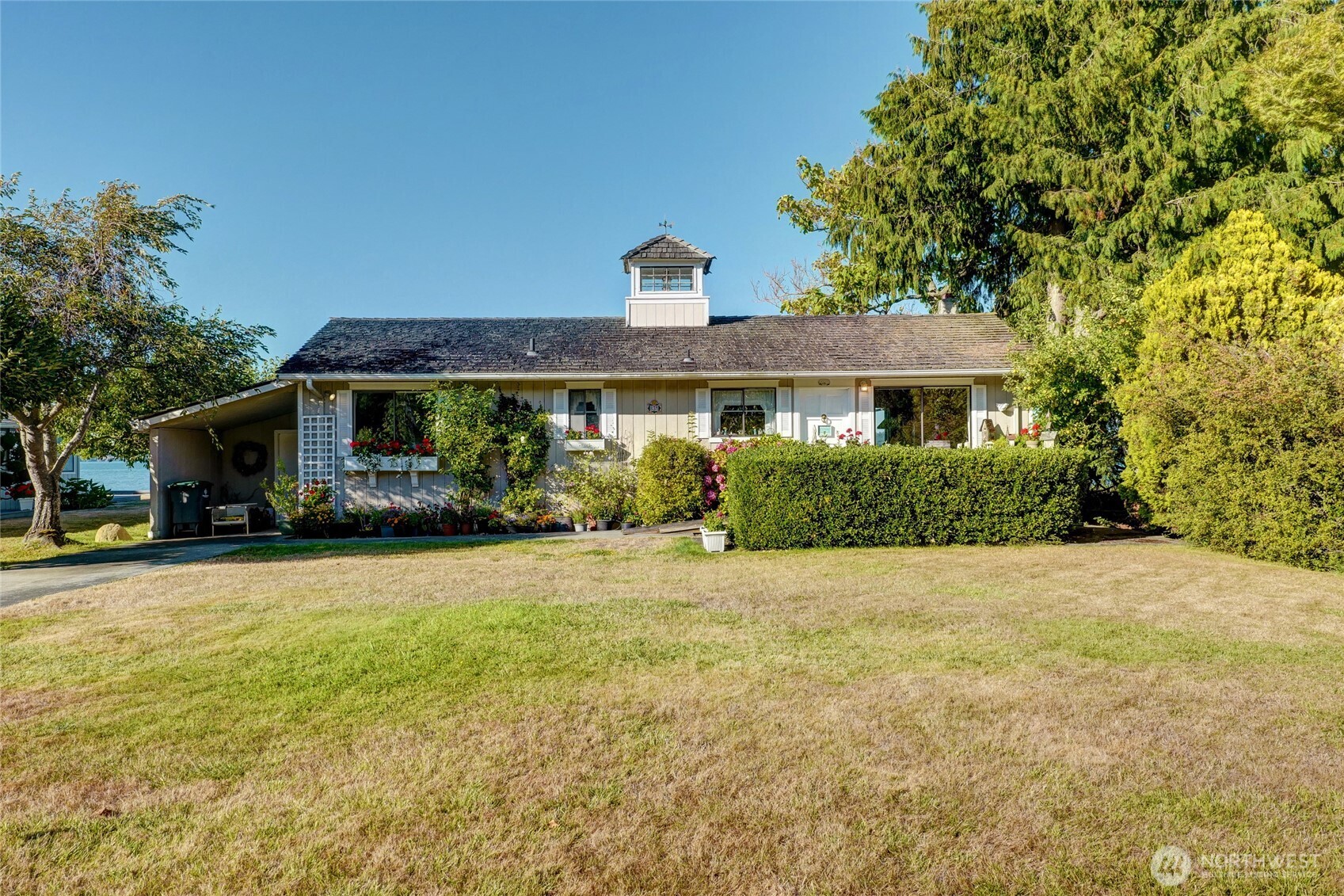 831 Shorecrest Drive