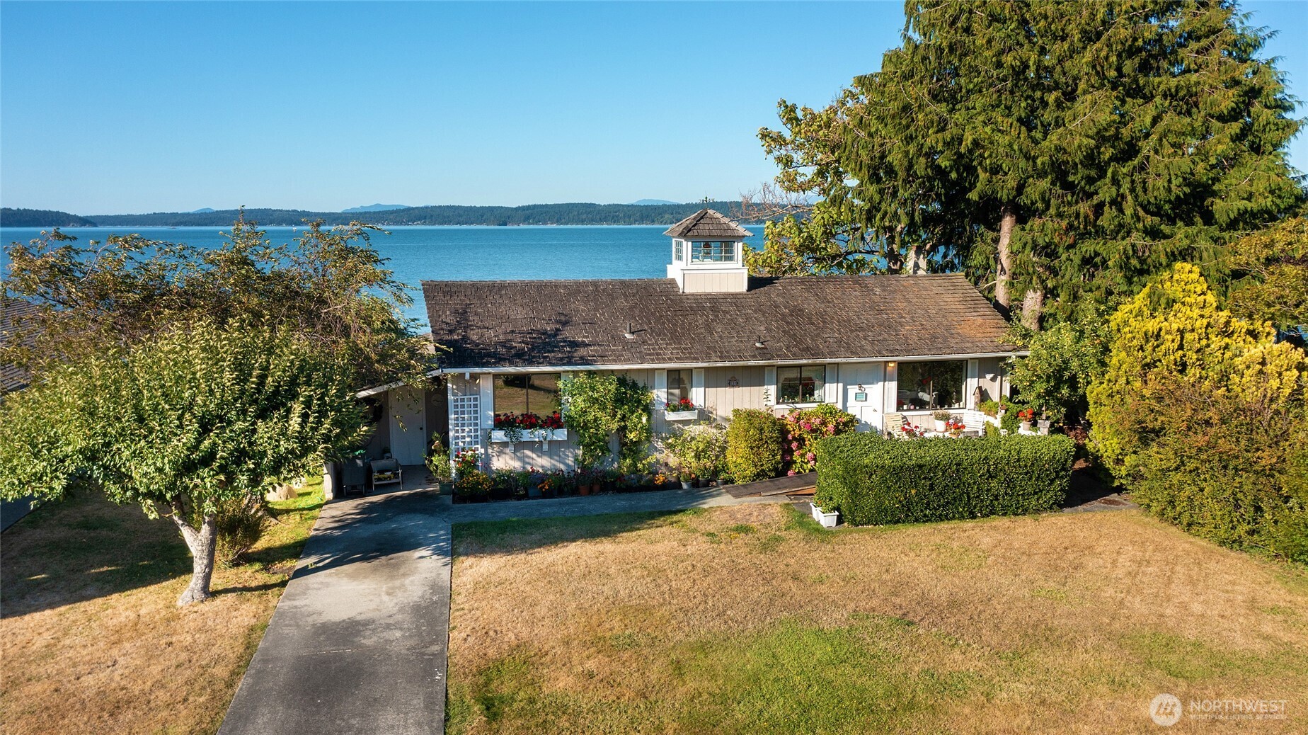 831 Shorecrest Drive