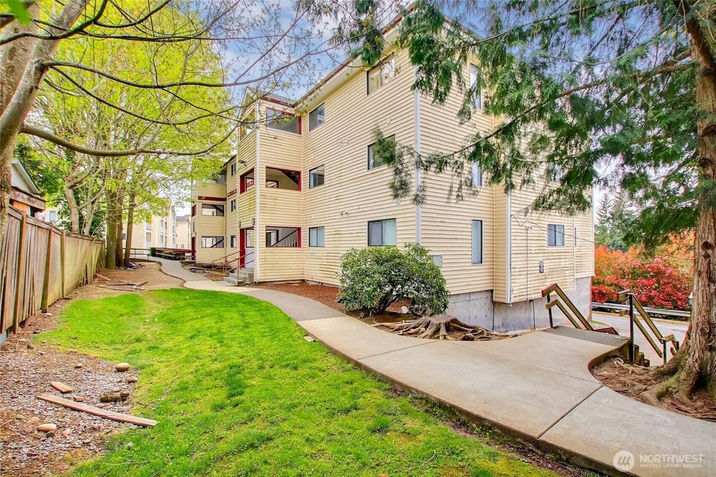 Photo of 29645 18th Avenue S #C204, Federal Way, WA 98003 (MLS # 2512107)