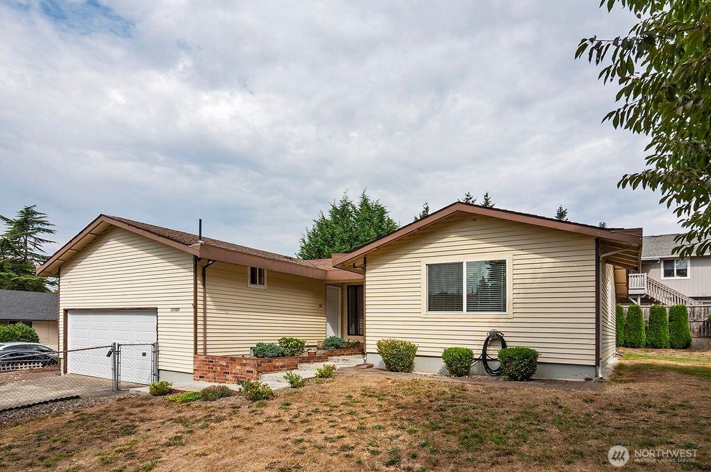 Photo of 11420 SE 225th Street, Kent, WA 98031 (MLS # 2439106)