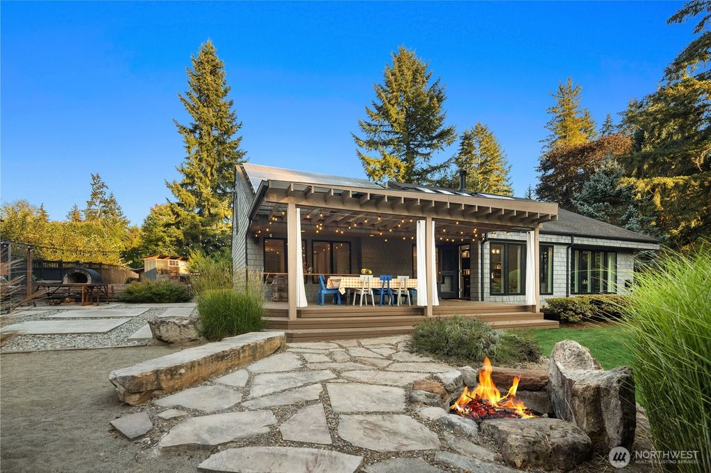 Photo of 19020 NE 132nd Street, Woodinville, WA 98077 (MLS # 2493016)