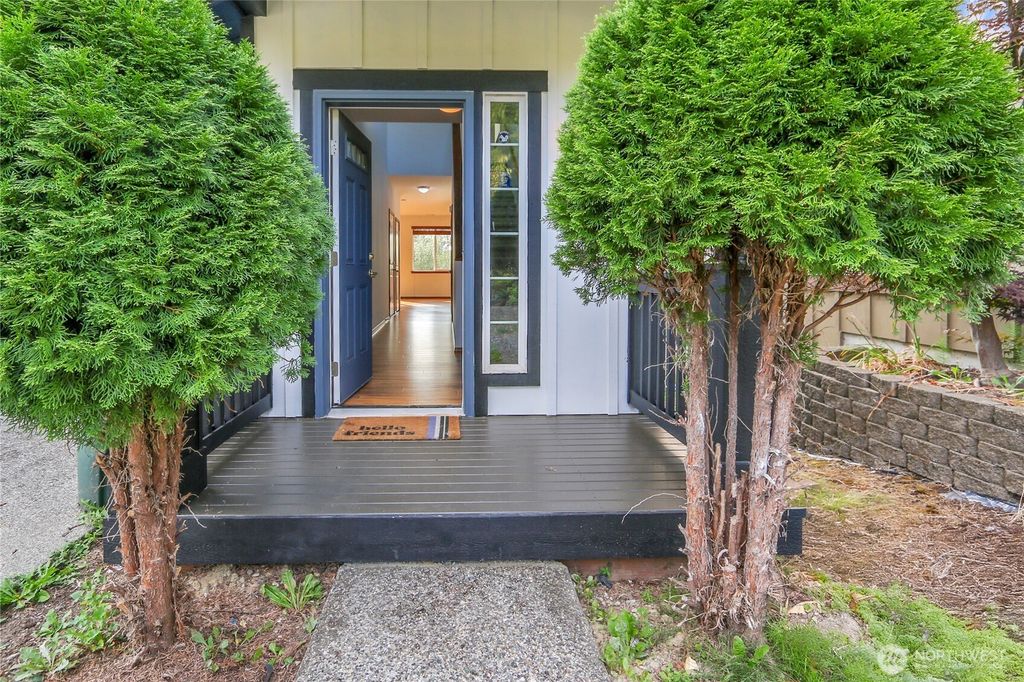 Photo of 302 J Avenue #3, Snohomish, WA 98290 (MLS # 2437617)