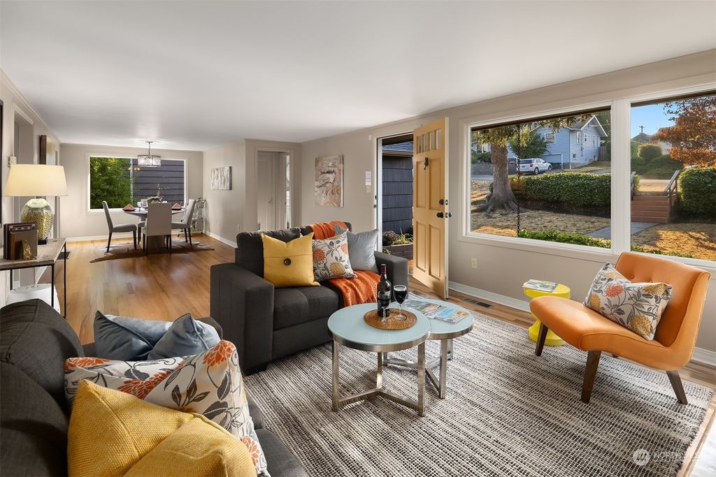 Photo of 16040 9th Avenue SW, Burien, WA 98166 (MLS # 1997357)