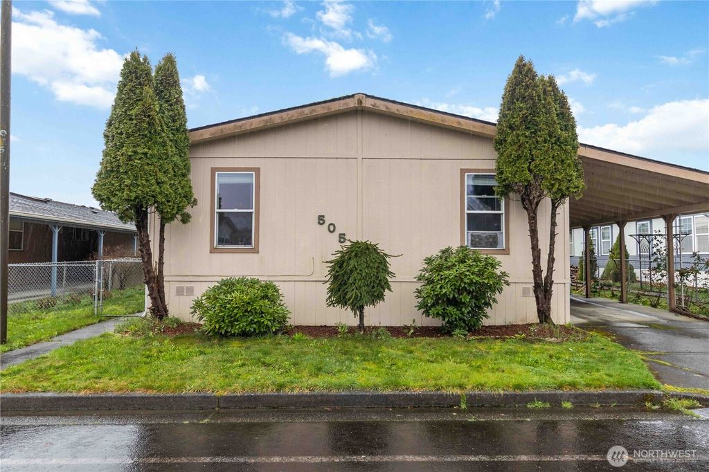 Photo of 505 Mallard Lane, Longview, WA 98632 (MLS # 2492699)