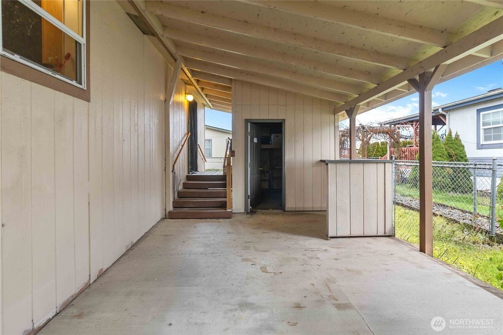 Photo of 505 Mallard Lane, Longview, WA 98632 (MLS # 2492699)