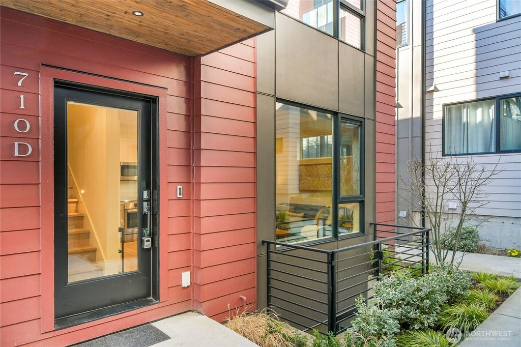 Photo of 710 11th Avenue E #D, Seattle, WA 98102 (MLS # 2340101)