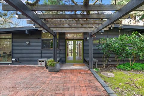 Photo of 16 Wembley Lane, Mercer Island, WA 98040 (MLS # 2499849)