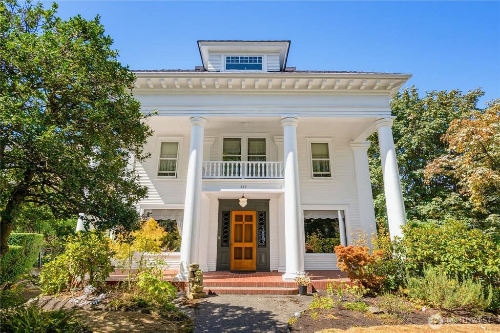 Photo of 427 N Garden ST, Bellingham, WA 98225 (MLS # 2567821)