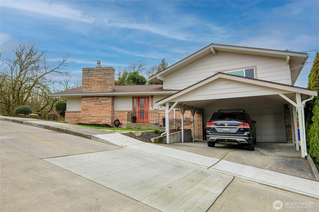 Photo of 3420 Snohomish Avenue, Everett, WA 98201 (MLS # 2478746)