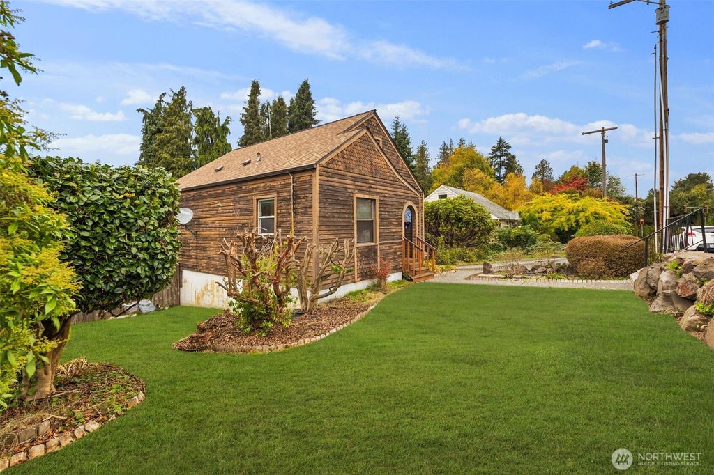 Photo of 4422 Glenwood Avenue, Everett, WA 98203 (MLS # 2446047)