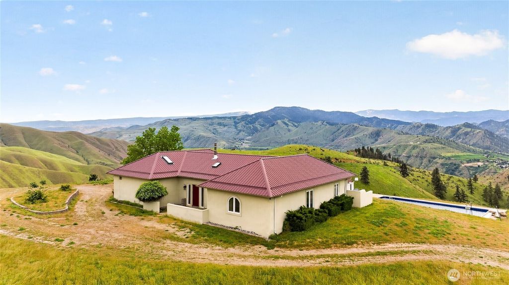 Photo of 6600 Coyote Ridge Road, Cashmere, WA 98815 (MLS # 2525065)