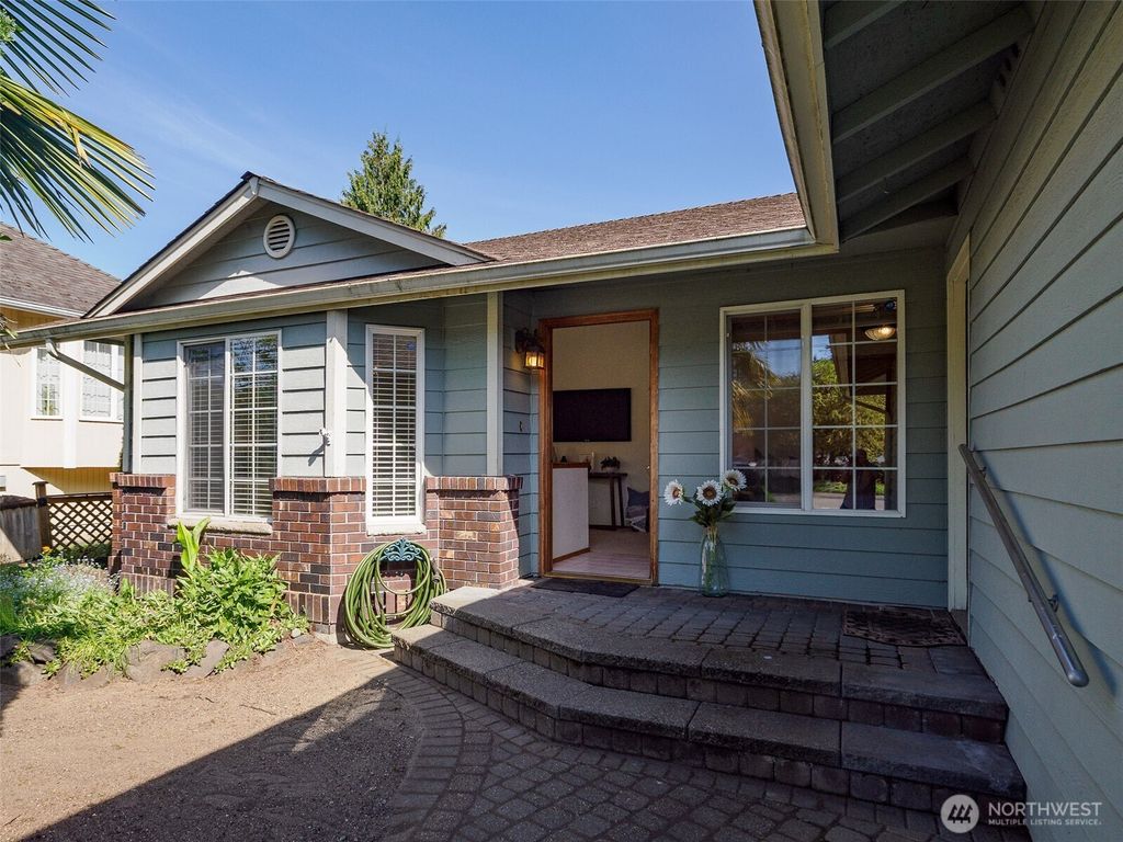 Photo of 21804 SE 238th Street, Maple Valley, WA 98038 (MLS # 2519163)