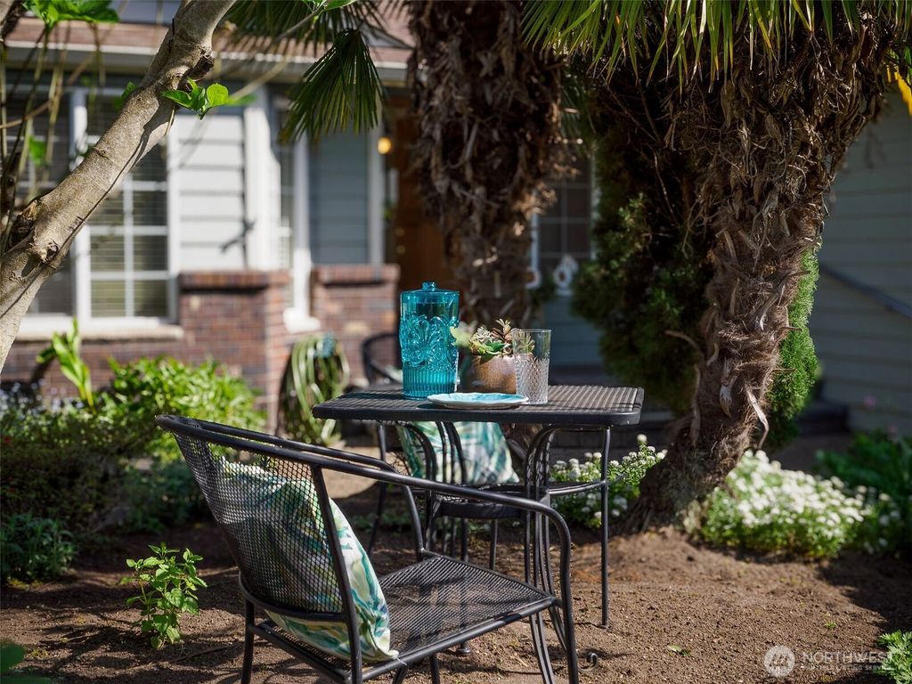 Photo of 21804 SE 238th Street, Maple Valley, WA 98038 (MLS # 2519163)