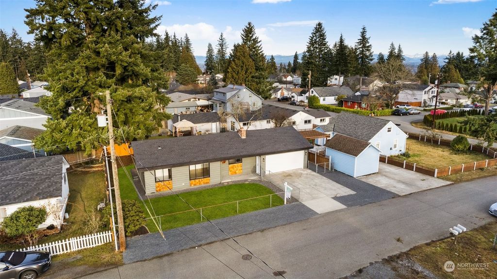 Photo of 1405 Palm Avenue, Everett, WA 98203 (MLS # 2013691)