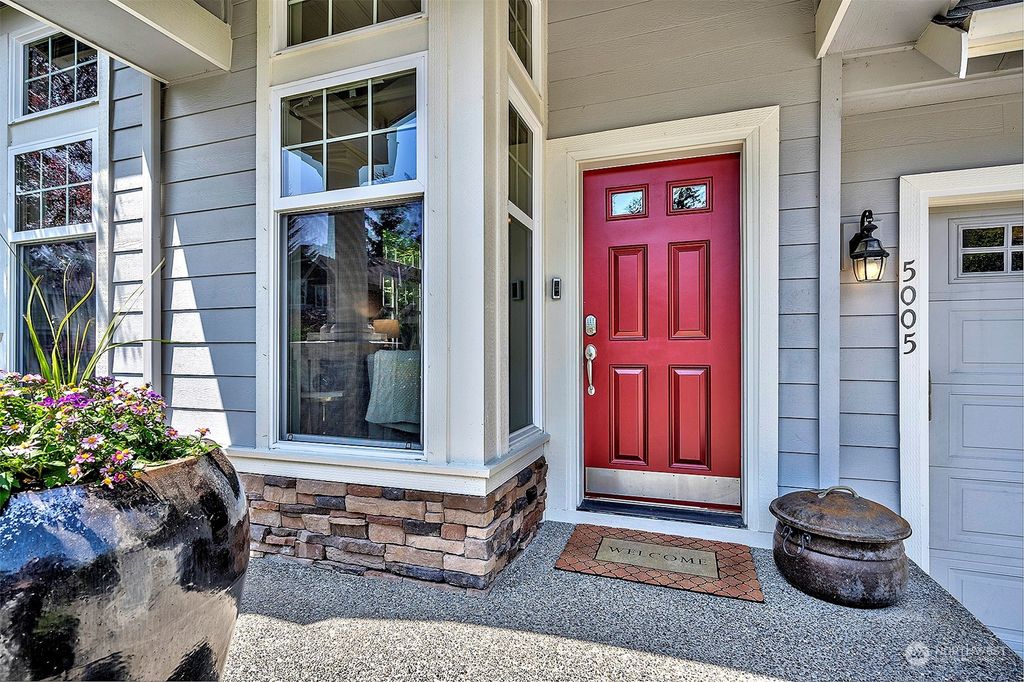 Photo of 5005 Brighton Place, Mukilteo, WA 98275 (MLS # 2075985)