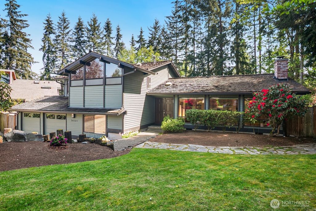 Photo of 14121 NE 2nd Street, Bellevue, WA 98007 (MLS # 2364607)