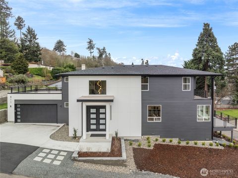 811 S 272nd Street, Des Moines, WA 98198 - MLS#: 2323416
