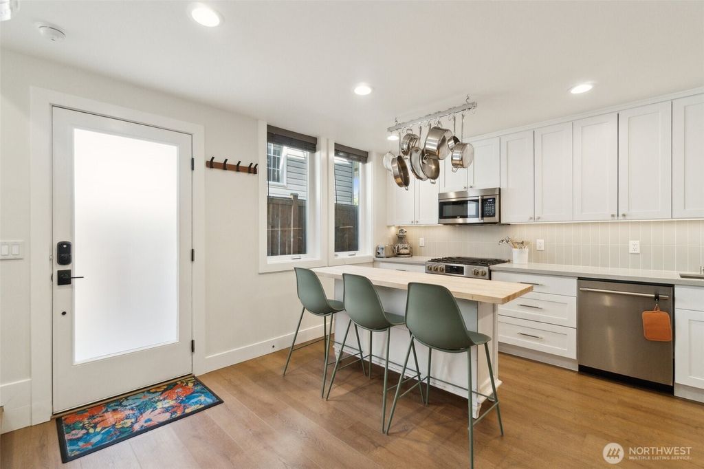Photo of 341 NW 90th Street #B, Seattle, WA 98117 (MLS # 2409840)
