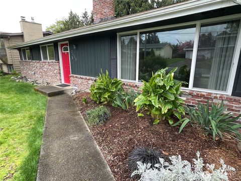 Photo of 2419 SW 307th Street, Federal Way, WA 98023 (MLS # 2511459)