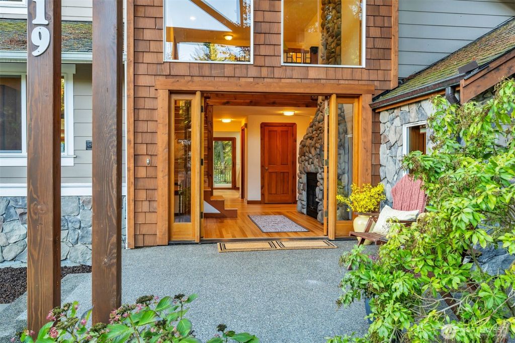 Photo of 15919 NE 191st Street, Woodinville, WA 98072 (MLS # 2447287)