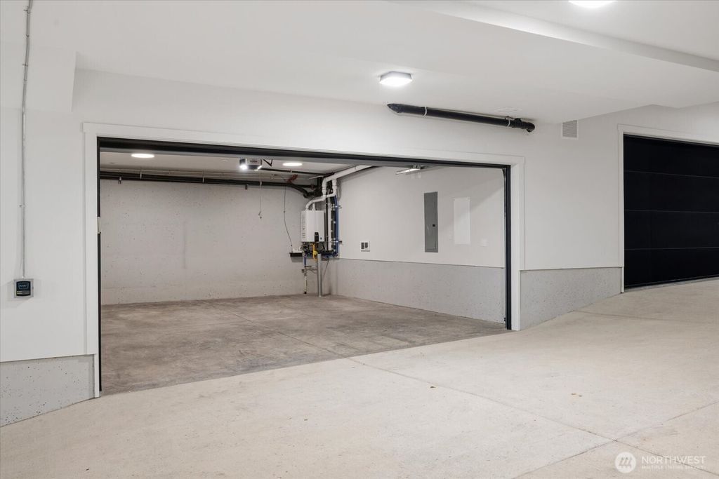 Photo of 278 118th Avenue SE, Bellevue, WA 98005 (MLS # 2474875)