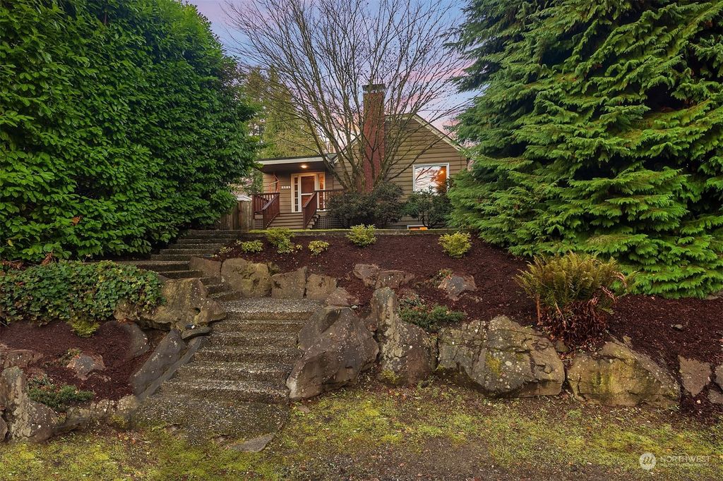 Photo of 2511 NE 98th Street, Seattle, WA 98115 (MLS # 2185375)