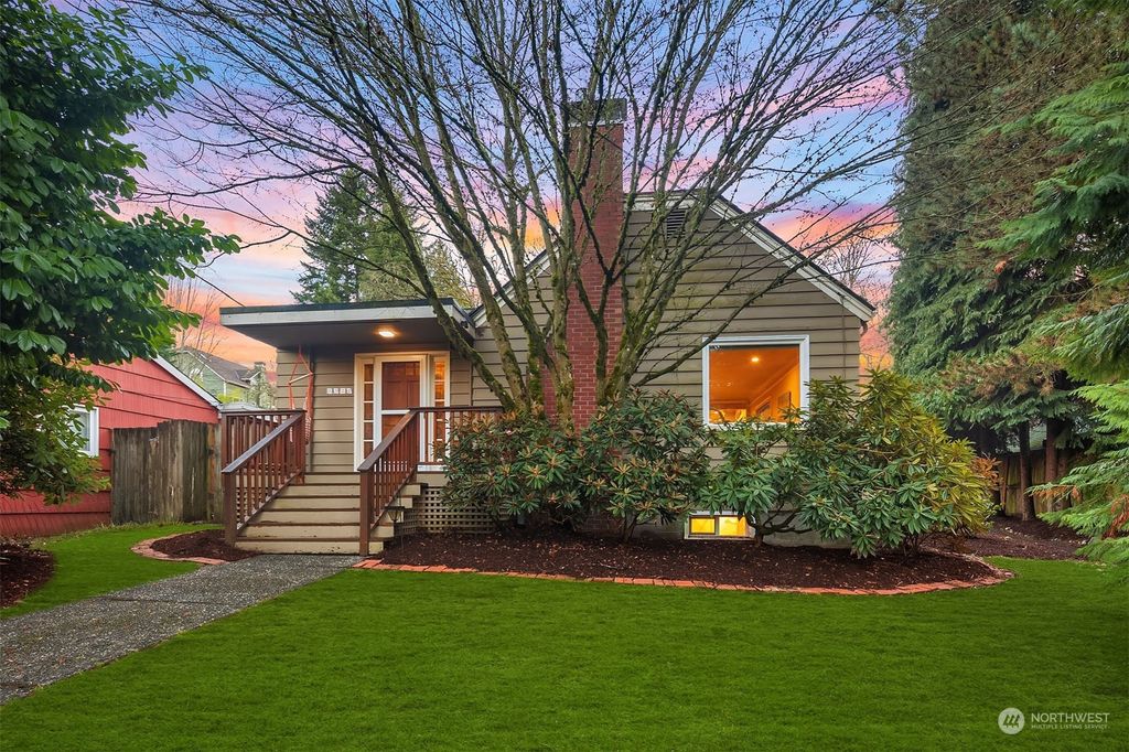 Photo of 2511 NE 98th Street, Seattle, WA 98115 (MLS # 2185375)