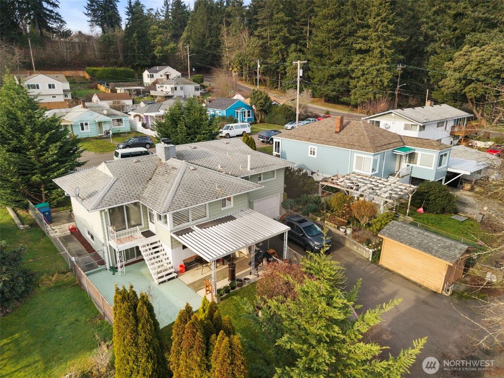 Photo of 110 S Summit Avenue, Bremerton, WA 98312 (MLS # 2472892)