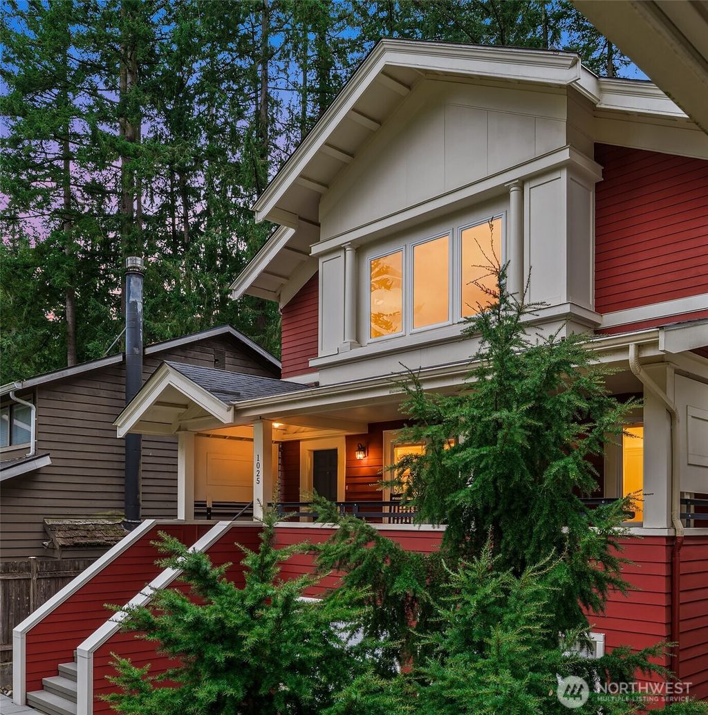 Photo of 1025 NE 130th Street, Seattle, WA 98125 (MLS # 2507452)