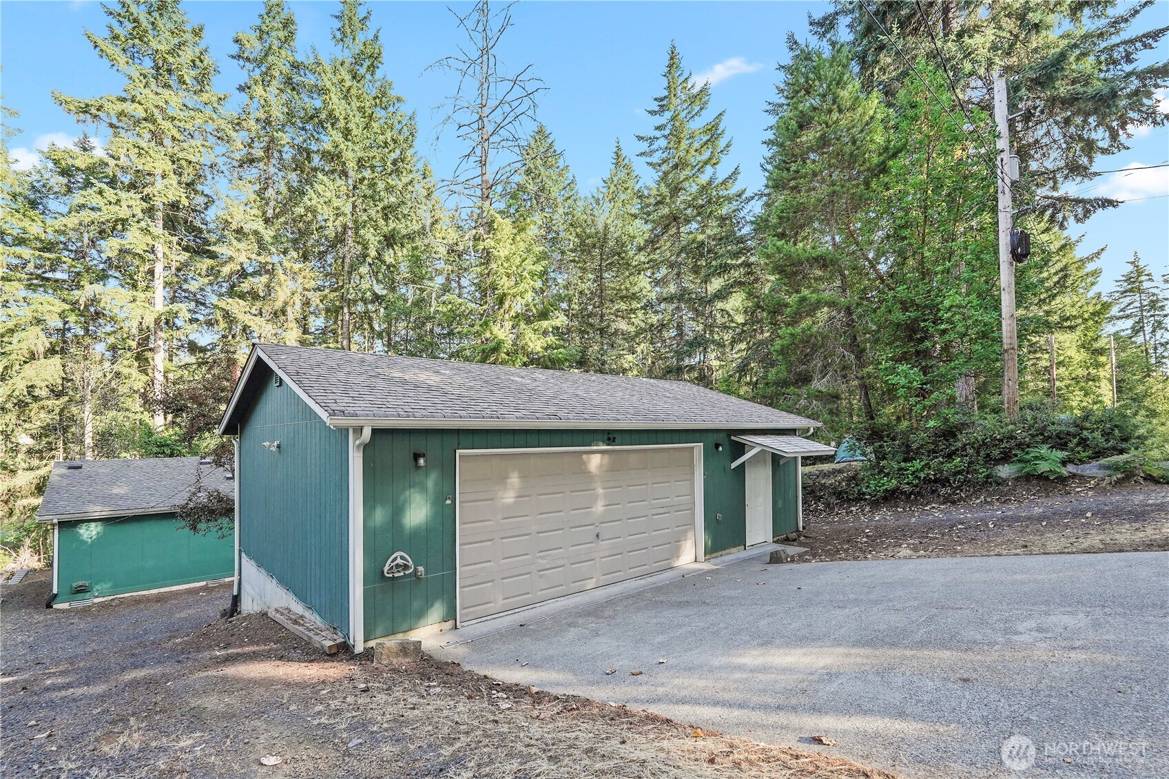 261 E Emerald Lake Drive W