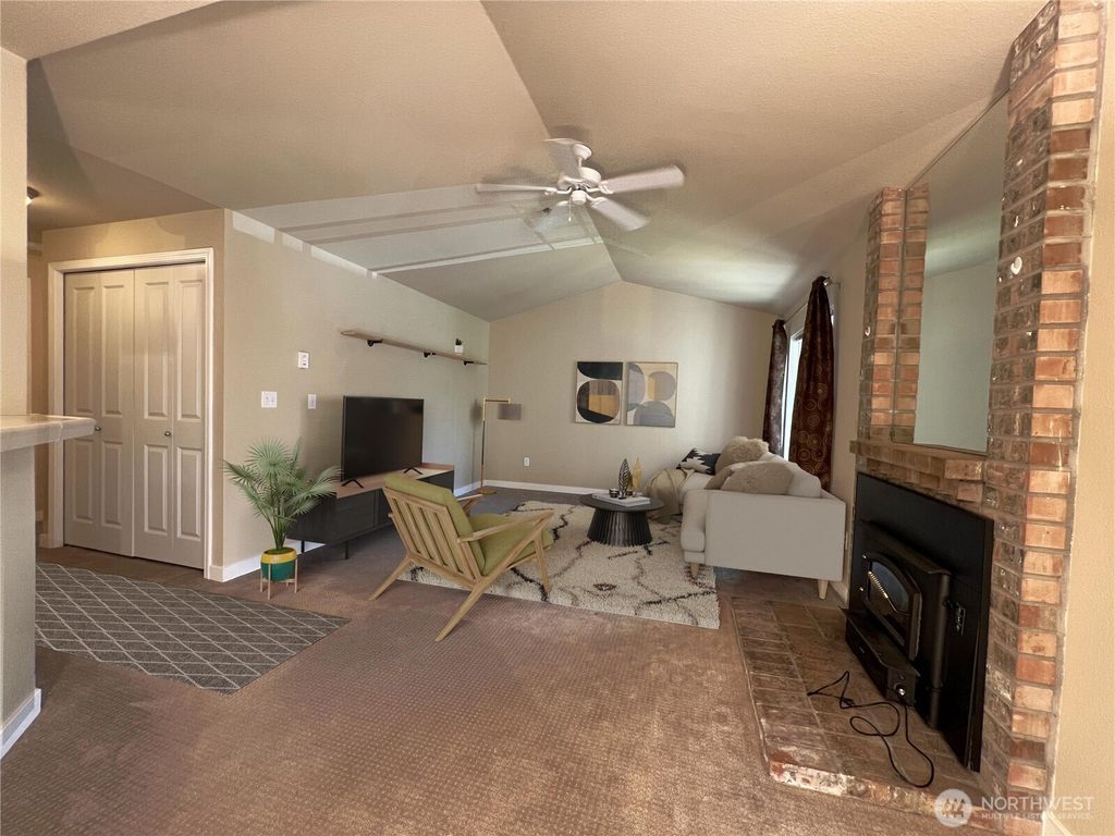 Photo of 11527 HWY99 #D 303, Everett, WA 98204 (MLS # 2520889)