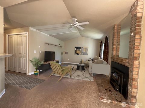 Photo of 11527 HWY99 #D 303, Everett, WA 98204 (MLS # 2520889)
