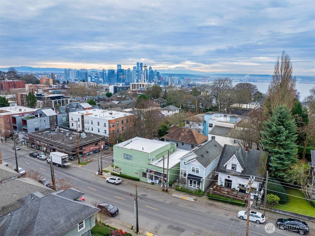 Photo of 407 W Galer Street, Seattle, WA 98119 (MLS # 2490213)