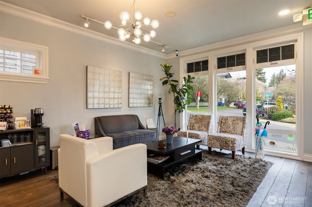 Photo of 407 W Galer Street, Seattle, WA 98119 (MLS # 2490213)