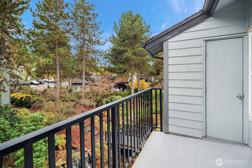 Photo of 11113 NE 125th Lane #E-319, Kirkland, WA 98034 (MLS # 2386838)