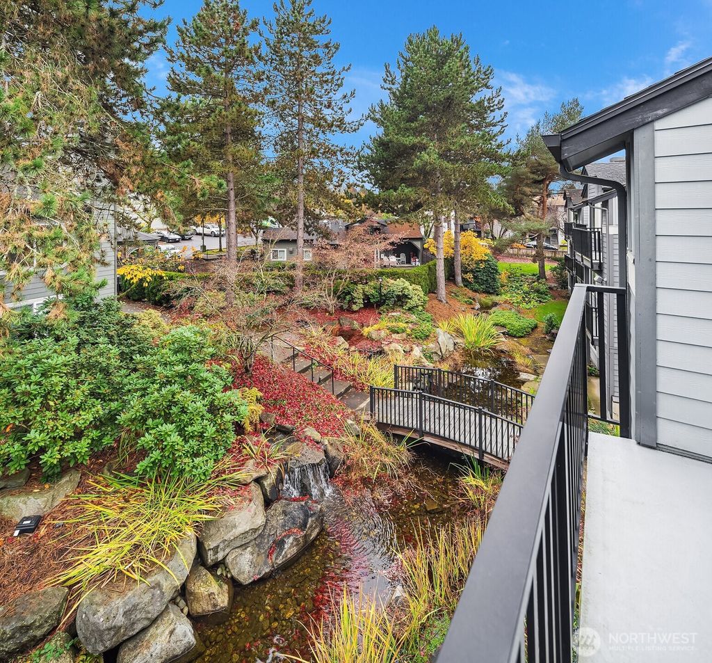 Photo of 11113 NE 125th Lane #E-319, Kirkland, WA 98034 (MLS # 2386838)