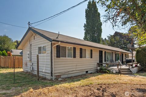 Photo of 15002 4th Avenue S, Burien, WA 98148 (MLS # 2433465)