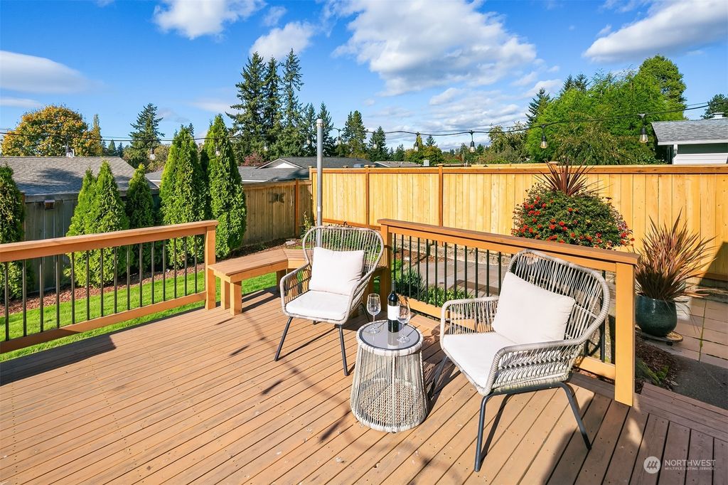 Photo of 16653 127th Avenue SE, Renton, WA 98058 (MLS # 2173733)