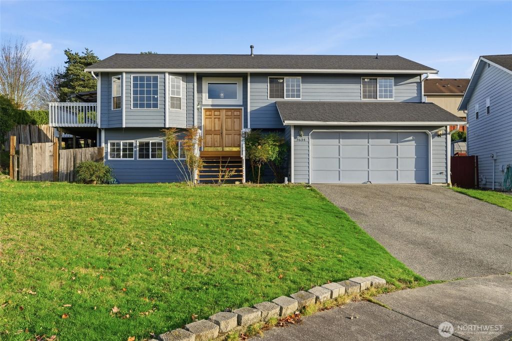 Photo of 7634 70th Place NE, Marysville, WA 98270 (MLS # 2453209)